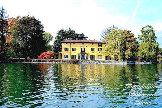 Villa in Annone di Brianza, Provincia di Lecco