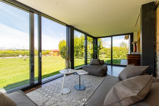 Villa a Cuneo, Piemonte