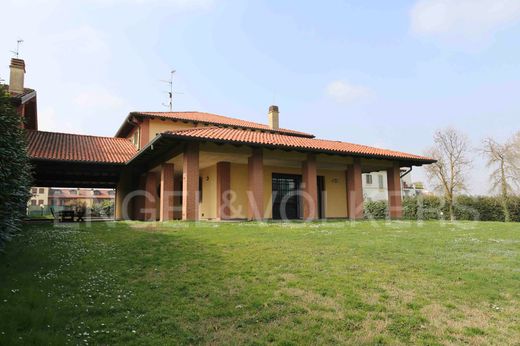 Villa in Bubbiano, Milan