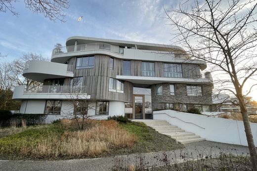 Apartment / Etagenwohnung in Bergen, Gemeente Bergen