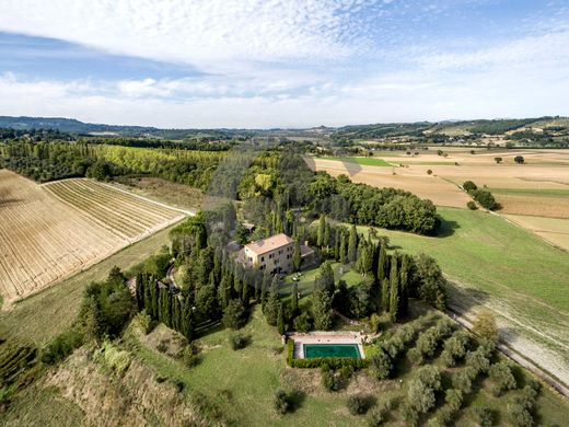 Country House in Cetona, Province of Siena
