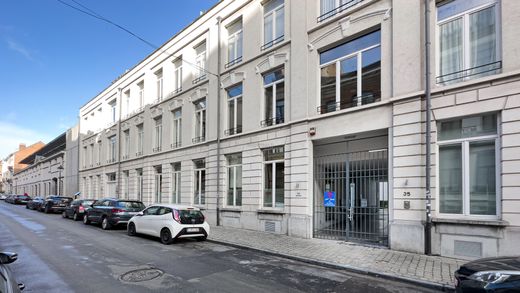Двухуровневые апартаменты, Ixelles, Bruxelles-Capitale