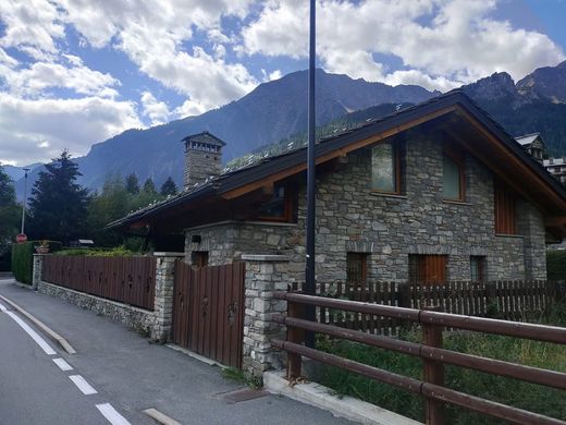 빌라 / Courmayeur, Valle d'Aosta