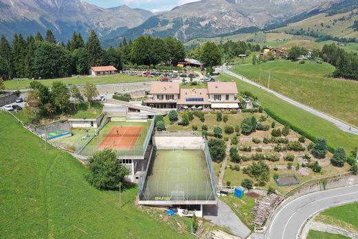 Κτίριο σε Oneta, Provincia di Bergamo