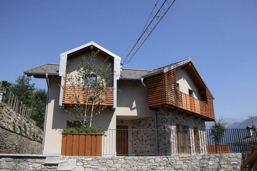 Maison mitoyenne à Quart, Valle d'Aosta