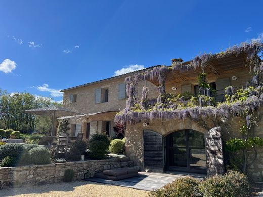 Country House in Gordes, Vaucluse