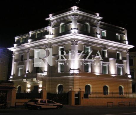 Palais à Rome, Latium