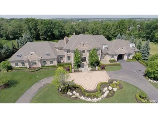Mansion in Rochester Hills, Oakland County
