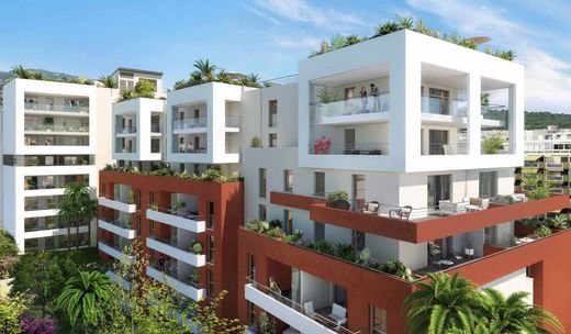 Apartment / Etagenwohnung in Roquebrune-Cap-Martin, Alpes-Maritimes