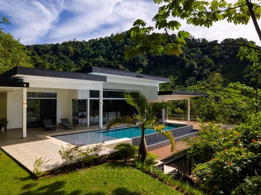Luxus-Haus in Quepos, Provincia de Puntarenas