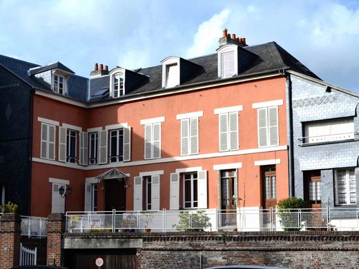 Частный Дом, Lisieux, Département du Calvados