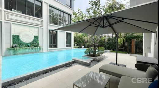 Apartment in Saphan Sung, Bangkok