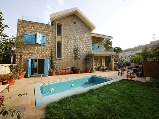 Bikfaïya, Mohafazat Mont-Libanのアパートメント