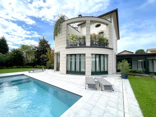 Villa in Verano Brianza, Provincia di Monza e della Brianza