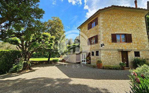 Villa in Cetona, Province of Siena