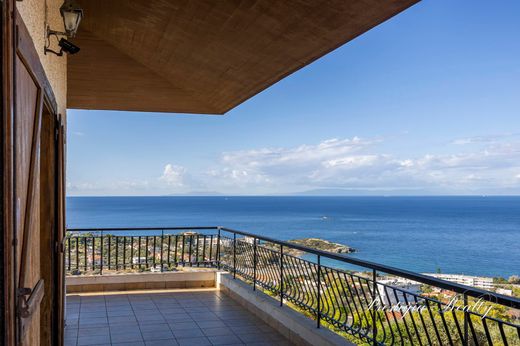 Villa a Anávyssos, Nomarchía Anatolikís Attikís