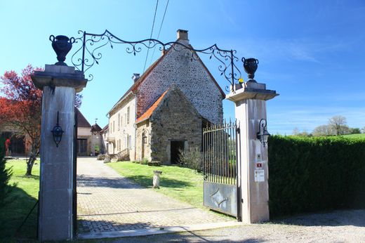 Herenhuis in Viévy, Cote d'Or