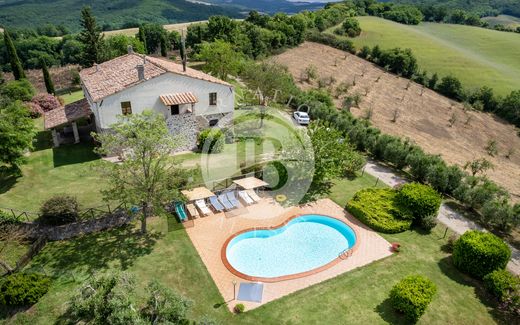 Rural or Farmhouse in Radicondoli, Province of Siena