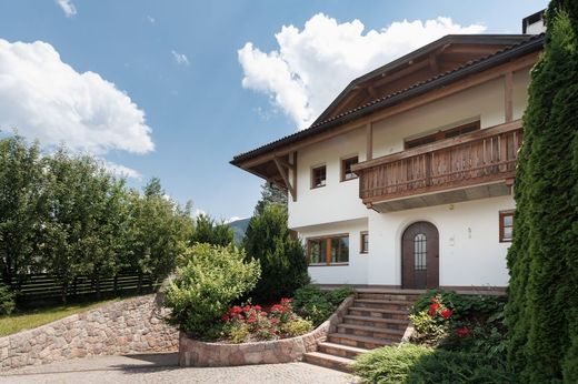 Villa Brunico, Bolzano ilçesinde