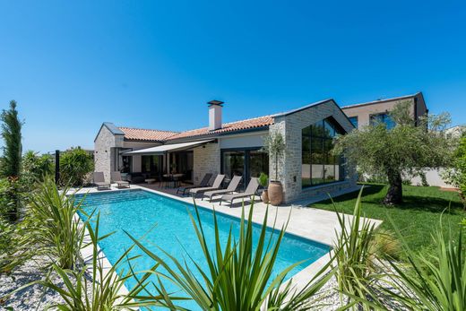 Detached House in Tar, Tar-Vabriga-Torre Abrega