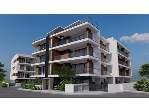 Apartment / Etagenwohnung in Ágios Athanásios, Limassol District
