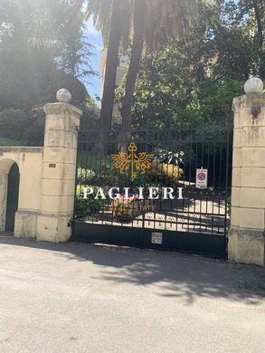 Appartamento a Genova, Liguria