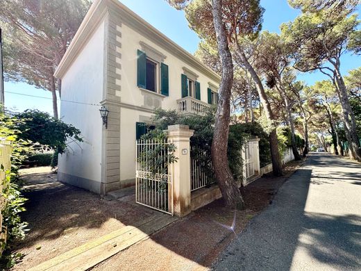 Villa in Rosignano Solvay-Castiglioncello, Provincia di Livorno