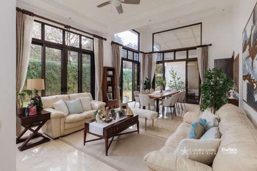Luxury home in Río Oro, Provincia de San José