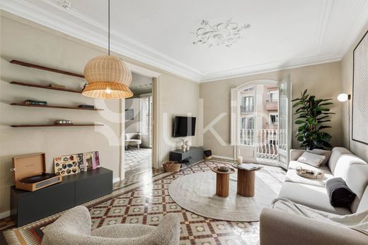 Apartment / Etagenwohnung in Barcelona, Provinz Barcelona