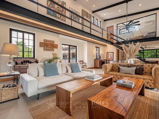 Luxury home in Tamarindo, Santa Cruz