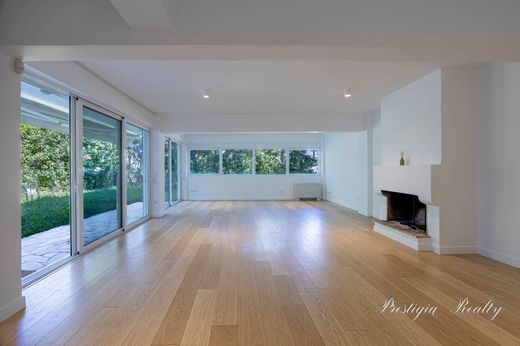 Duplex in Vouliagméni, Nomarchía Anatolikís Attikís