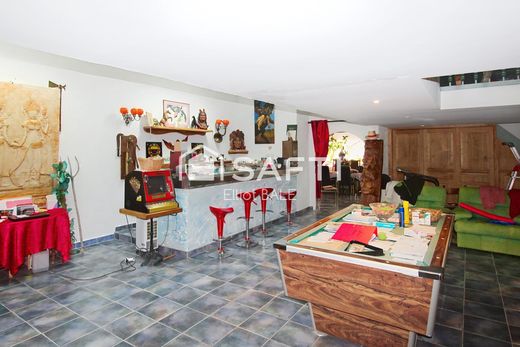 Συγκρότημα ανεξάρτητων κατοικιών σε Grimaud, Var