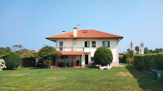 Chalet in Meirás, Provincia da Coruña