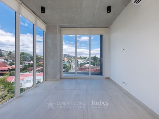 Daire San Rafael, Carrillo