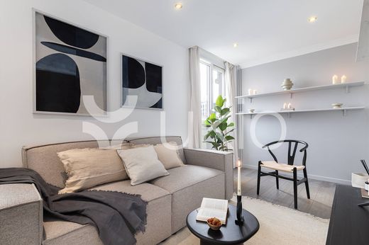 ﺷﻘﺔ ﻓﻲ باريس, Paris