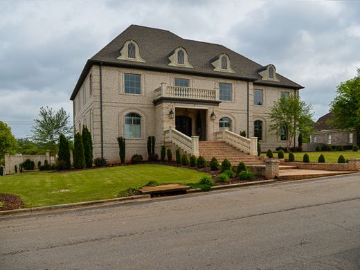 Luxury home in Muscle Shoals, Colbert County