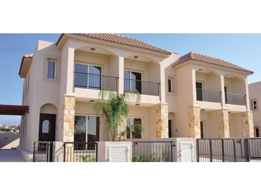 Mehrfamilienhaus in Moni, Limassol District