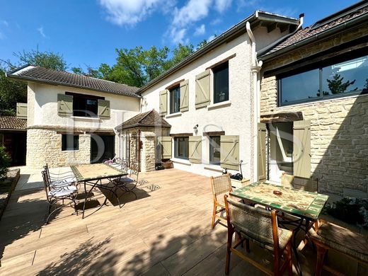 Rural or Farmhouse in Beaune, Cote d'Or