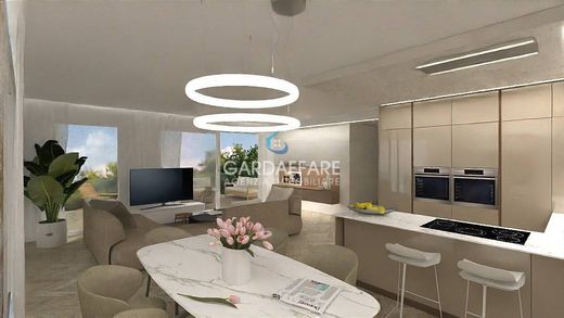 Penthouse w Desenzano del Garda, Provincia di Brescia