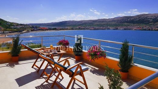 Twee-onder-een-kapwoning in Pag, Zadar