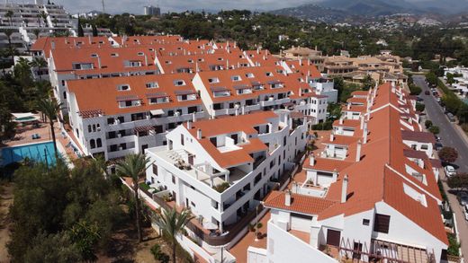 Terraced house in Nueva Andalucia, Malaga