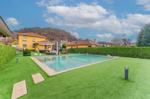 Βίλα σε Briga Novarese, Provincia di Novara