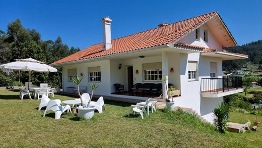 Chalet a Ares, Provincia da Coruña