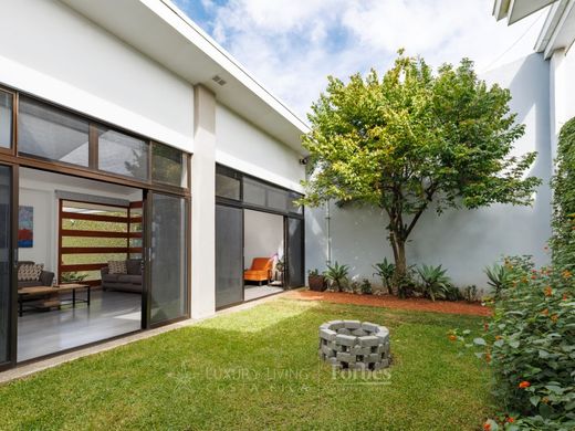 Casa di lusso a Carlos María Ulloa, Provincia de San José