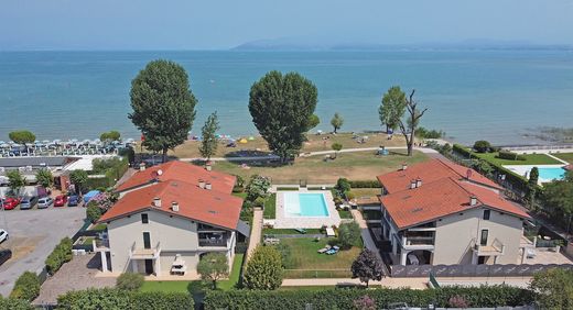 아파트 / Sirmione, Provincia di Brescia