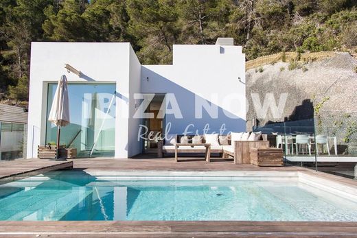 Villa in Cala Llonga, Province of Balearic Islands