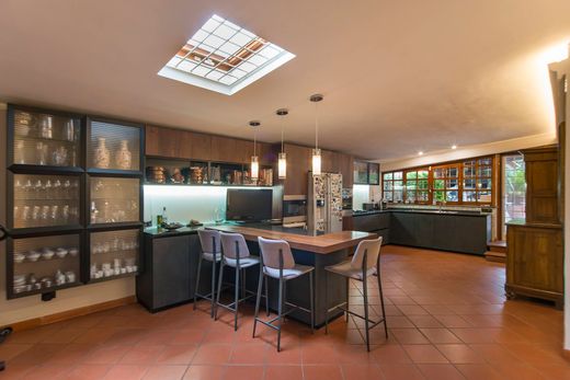 Apartment / Etagenwohnung in Rom, Latium