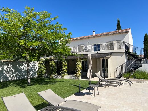 Элитный дом, Saint-Rémy-de-Provence, Bouches-du-Rhône