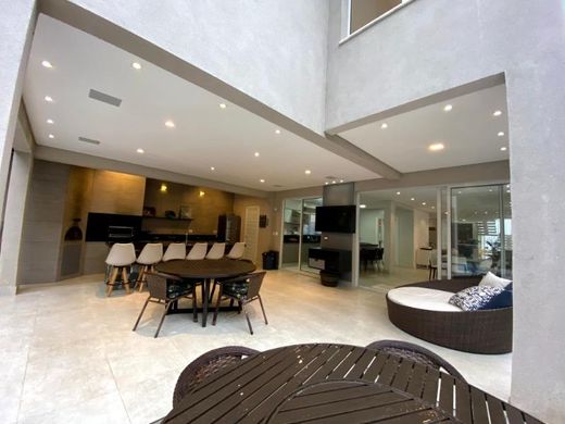 Luxe woning in Bertioga, São Paulo