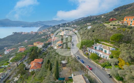 Villa a Chiavari, Genova